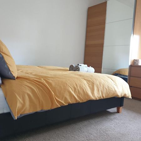 Luxury 1-Bed Apartment With Stunning City Views Perfect For Short Stays In Londýn Exteriér fotografie