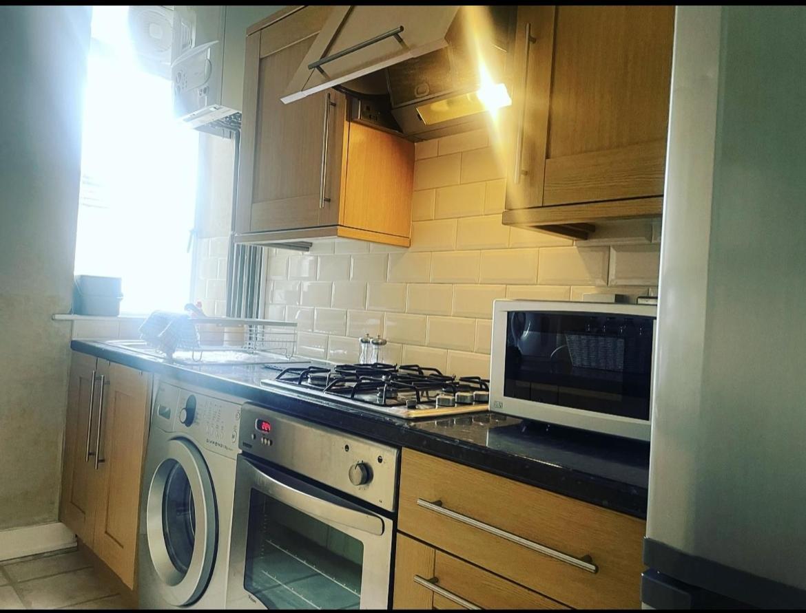 Luxury 1-Bed Apartment With Stunning City Views Perfect For Short Stays In Londýn Exteriér fotografie